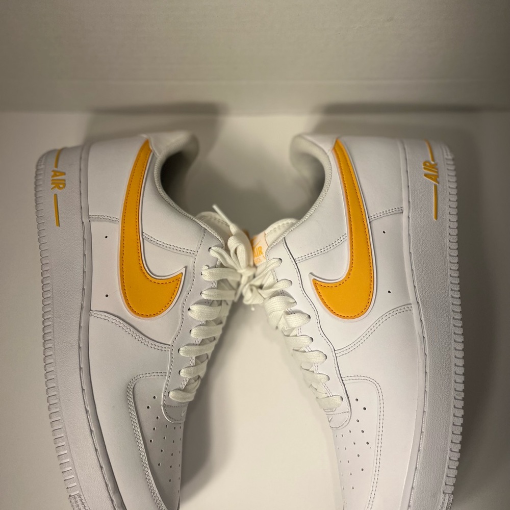 Nike Air Force 1 Low White University Gold Size 12 - Picture 6 of 13